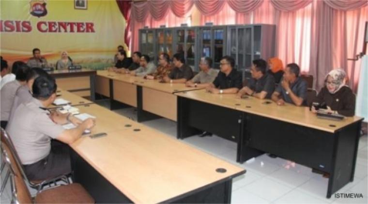 Suasana rapat koordinasi antara DPRD Banten dengan Polda Banten di ruang Mapolda Banten di Cipocok Jaya Kota Serang. (Dok: humas)