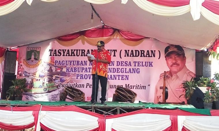 Gubernur Banten Rano Karno saat memberikan sambutan acara Tasyakuran di Teluk Labuan, Kabupaten Pandeglang, Banten. (Foto: TitikNOL)