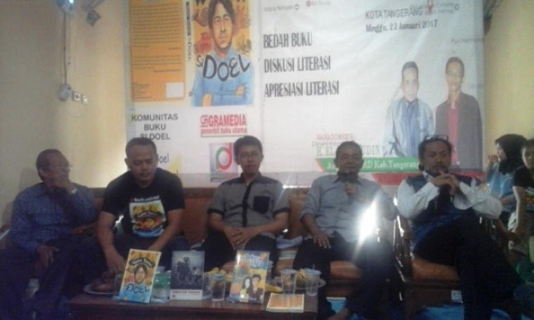 Acara bedah buku Si Doel yang dilaksanakan di Aula Pemuda, Periuk, Kota Tangerang, Senin (23/1/2017). (Foto: TitikNOL)
