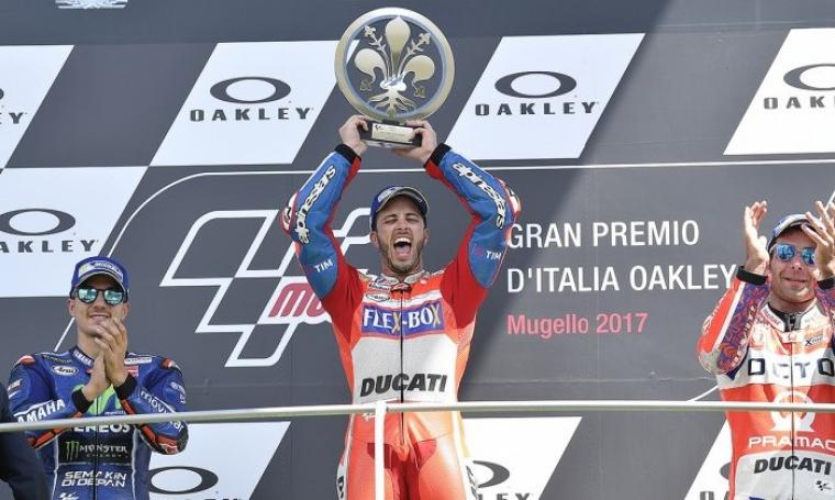 Andrea Dovizioso meraih kemenangan pertama di negaranya sendiri dengan mengendarai Desmosedici GP 17. (Foto: bikesportnews)
