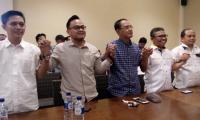 Ketua DPD Partai Demokrat Banten, Aeng Haerudin saat memberikan keterangan kepada wartawan usai pertemuan tertutup dengan Gubernur Banten, Rano Karno. (Foto: TitikNOL)