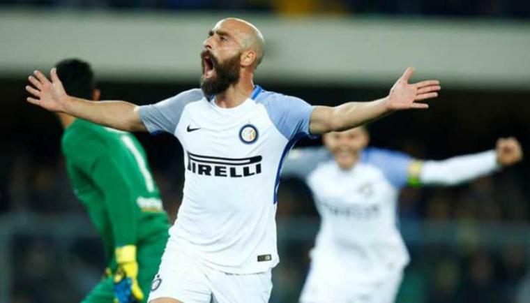 Borja Valero rayakan gol kedua bagi Inter. (Dok: net)