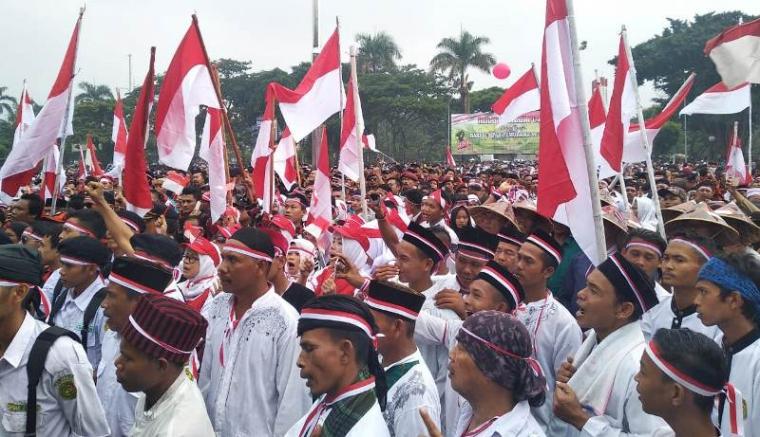 Suasana peringatan sumpah pemuda ke-90 2018 dengan tema 'Kirab Merah Putih' di Alun-alun Barat, Kota Serang. (Foto: TitikNOL)