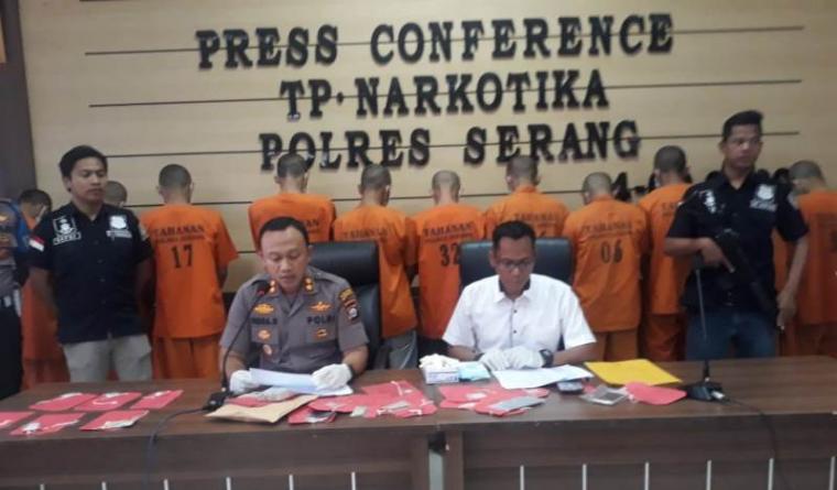 Press conference narkoba di Mapolres Serang. (Foto: TitikNOL)