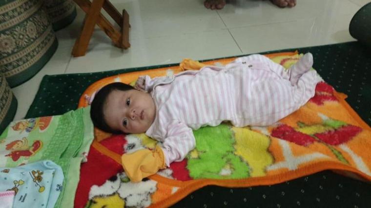 Bayi perempuan yang ditinggalkan oleh orang tuanya di Masjid Jabal Nul Palm Hills Cilegon. (Istimewa )