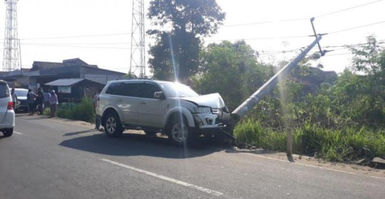 Kecelakaan yang terjadi Jalan Raya Sayabulu, tepatnya di Lingkungan Dalung, Kelurahan Dalung, Kecamatan Serang, Kota Serang, Rabu (26/8/2020). (Foto: TitikNOL)