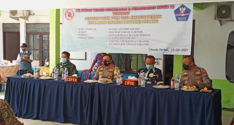 Suasana Pelatihan Teknis Pencegahan dan Penanganan pandemi Covid 19 yang digelar di Posko PPKM Komplek Cikande Permai, Kecamatan Cikande, Kabupaten Serang, Kamis (18/2/2021). (Foto: TitikNOL)