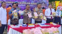 Kepala Bidang Lalu Lintas Laut KSOP Kelas I Banten , Hotman Sidjabat saat memberikan keterangan kepada awak media. (Foto: TitikNOL)