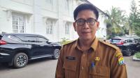 Bakal calon Wali Kota Serang Ranta Soeharta, saat mengembalikan berkas ke DPW NasDem Banten. (Foto: TitikNOL)