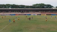 Para pesepakbola Banten berpose bersama usai seleksi Timnas U-19 yang berlangsung beberapa waktu yang lalu di Stadion Krakatau Steel Cilegon. (Foto: TitikNOL)