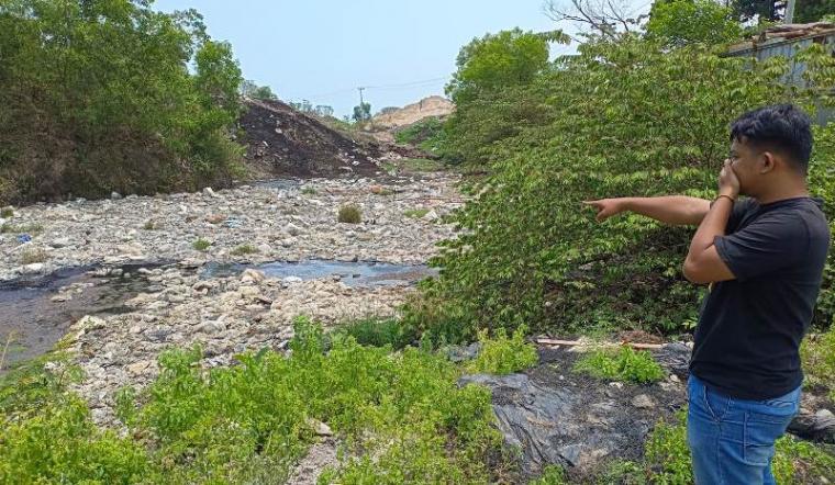 Tumpukan limbah di Lingkungan Cilurah, Kelurahan Kepuh, Kecamatan Ciwandan, Kota Cilegon yang menimbulkan bau tidak sedap.