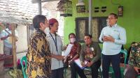 Kapolda Banten bersama salah satu warga terdampak bencana gempa