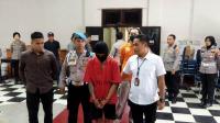 Penandatanganan surat usulan pemberhentian Gubernur Banten Rano Karno di DPRD Banten, Selasa (3/1/2017). (Foto: TitikNOL)