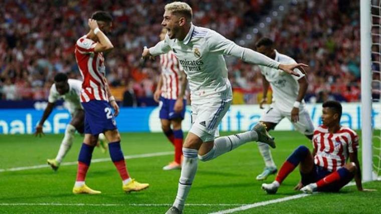 Pemain Real Madrid Federico Valverde melakukan selebrasi usai mencetak gol ke gawang Atletico Madrid. (Dok: Tempo)