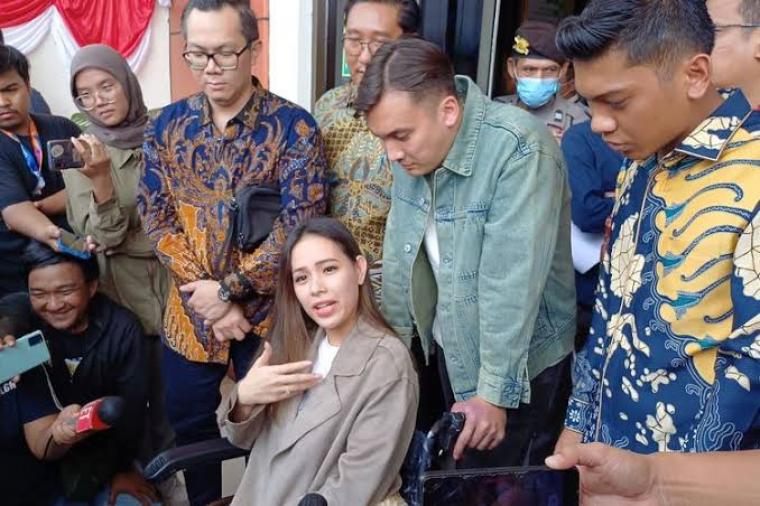 Lady Nayoan dan Rendy Kjaernett menjalani mediasi di Pengadilan Negeri (PN) Bekasi, Jawa Barat, Rabu (16/8/2023). (Dok: Kompas)