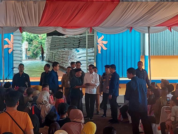 Presiden Jokowi saat kunjungan di Kota Serang (Foto: TitikNOL)