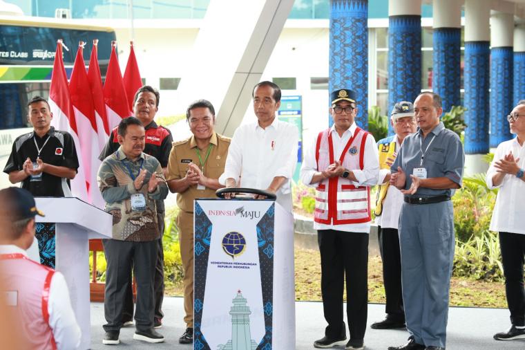 Presiden Jokowi saat meresmikan Terminal Pakupatan (dok. Adpimpro Banten)