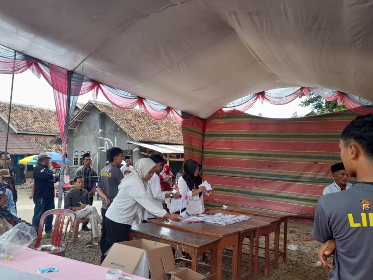 Suasana PSU diÂ TPS 07 Kelurahan Kemanisan, Kecamatan Curug, Kota SerangÂ (Foto: TitikNOL)