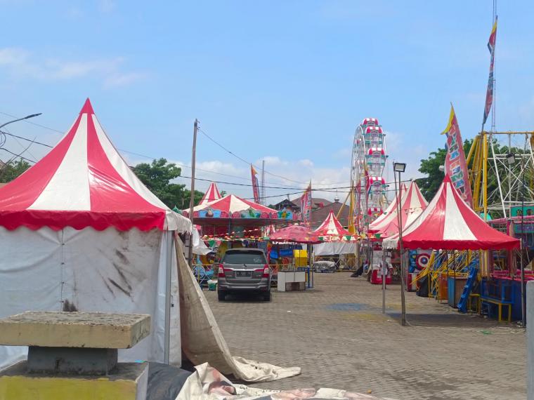 Tempat permainan di Pasar Blok F Cilegon. (Foto: TitikNOL)