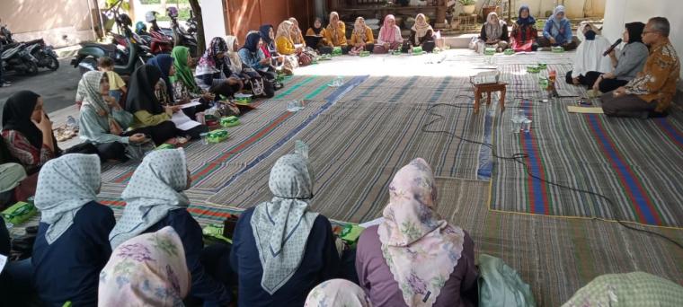 Kader Posyandu di Kota Serang mengikuti kegiatan peningkatan kapasitas kelembagaan desa/kelurahan.