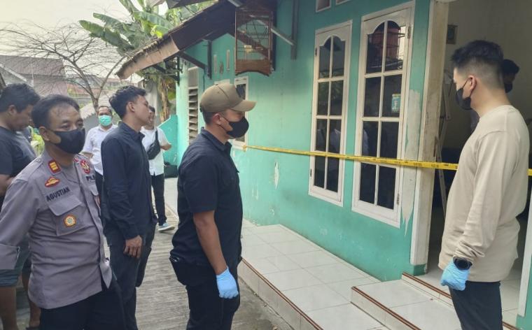 Wanita ditemukan tewas dalam sebuah kontrakan di Jalan Ketimbar kavling Blok G, Ciwaduk, Kota Cilegon. (Foto: TitikNOL)