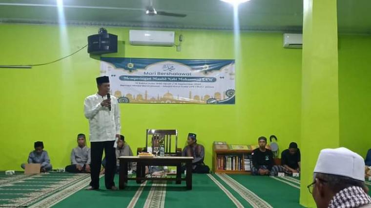 Bacalon Wali Kota Serang Syafrudin saat memberikan sambutan pada peringatan Maulid Nabi Muhammad SAW 1445 H. (Foto: TitikNOL)