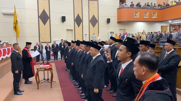 Prosesi pelantikan 40 anggota DPRD Kota Cilegon periode 2024-2029. (Foto: TitikNOL)