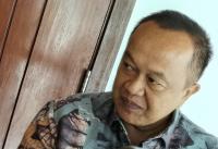 Ketua DPD PKS Kota Cilegon, Abdul Ghoffar (peci hitam) saat menggelar konfrensi persi di Kantor DPD PKS Kota Cilegon. (Foto: TitikNOL)