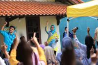 Para aktivis se Kecamatan Malingping saat foto bersama di acara ngobrol bareng dan buka puasa bersama. (Foto: TitikNOL)