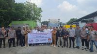 Tim Gegana Satuan Brimob Polda Banten berjaga di Stasiun Kereta Api Cilegon. (Foto: TitikNOL)