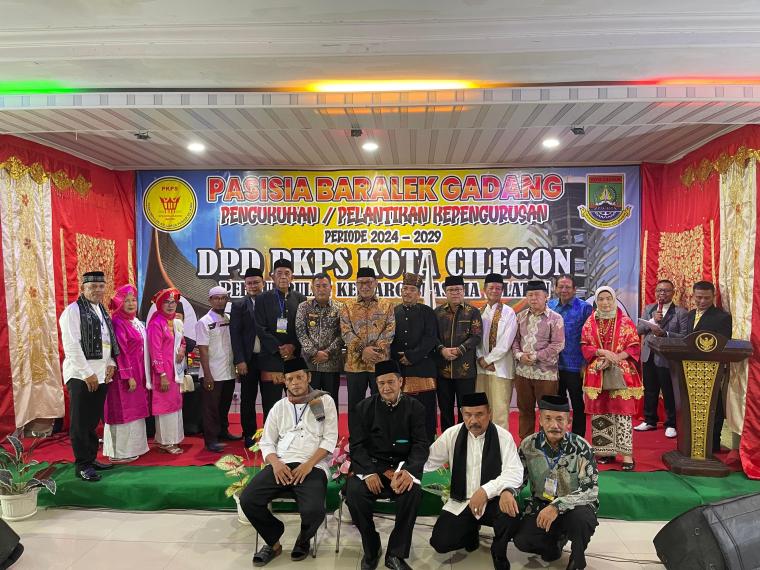 Foto bersama usai pengukuhan Ketua DPD PKPS Kota Cilegon periode 2024-2029. (Foto: TitikNOL)