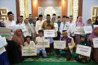 Staf Ahli Kemendagri Bidang Aparatur dan Pelayanan Publik Yusharto, saat menyampaikan arahan penegakan hukum protokol kesehatan di Banten jelang Pilkada, dalam momentum HUT Banten ke 20 secara virtual. (Foto: TitikNOL)