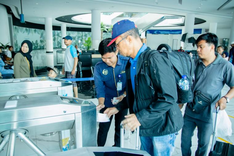 Penumpang penyeberangan Merak - Bakauheni. (Foto: Istimewa)