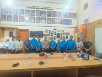 Menteri Pekerjaan Umum dan Perumahan Rakyat, Mochammad Basoeki Hadimoeljono dan Menteri Pendidikan Kebudayaan Anies Baswedan, saat mengunjungi lokasi jembatan putus di Kab.Lebak. (Foto: newsmedia)