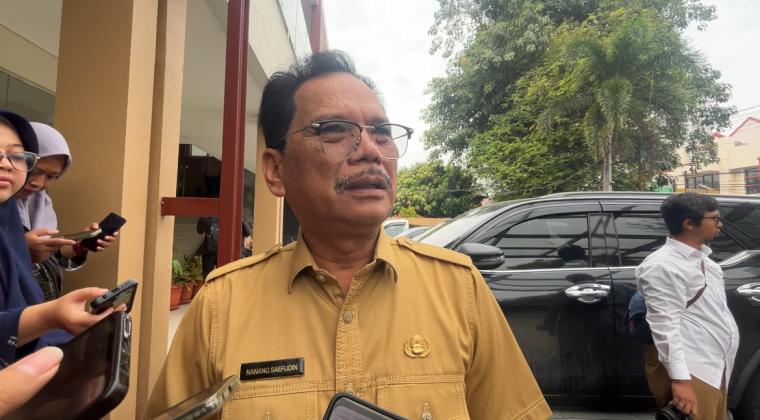 Sekda Kota Serang Nanang Saefudin saat diwawancarai