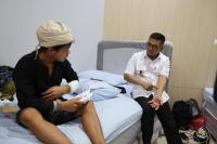 Sekda Provinsi Banten, Ranta Soeharta saat diwawancara oleh wartawan. (Foto:TitikNOL)