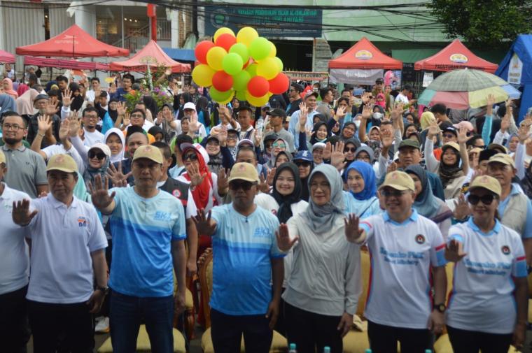 Gubernur Banten Andra Soni saat kampanye TOSS TBC