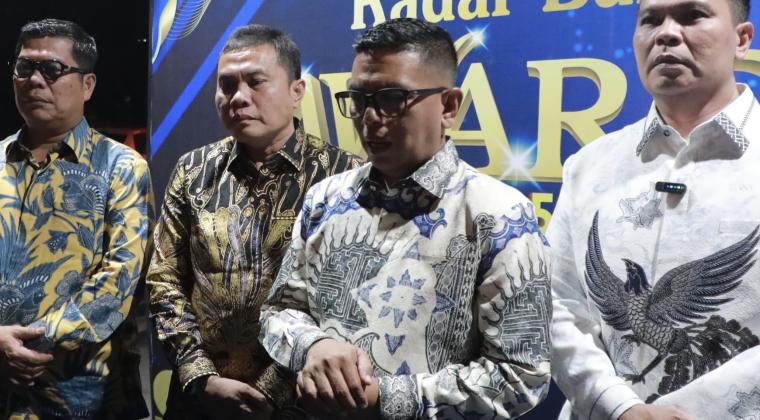 Gubernur Banten Andra Soni saat di wawancarai