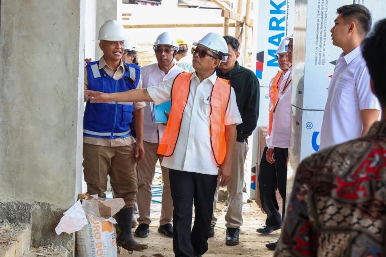 Gubernur Banten Andra Soni saat pantau pembangunan SMAN 9 Kota Serang