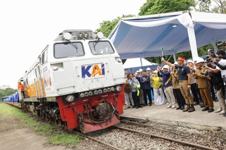 Gubernur Banten Andra Soni saat Peluncuran Jalur Logistik di Kota Cilegon