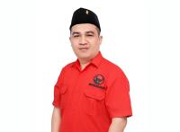 Gubernur Banten Rano Karno saat diarak ratusan warga Teluk Labuan, Kabupaten Pandeglang, Banten. (Foto: TitikNOL)