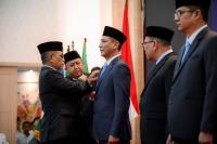 Aksi unjuk rasa puluhan warga saat akan mendatangi Kantor DPMPTSP Lebak, Senin (27/2/2017). (Foto: TitikNOL)