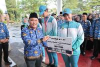 Ketua Panitia Pemilihan Rektor Untirta, Suwaib saat membuka forum visi misi. (Foto: TitikNOL)