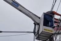 Community Affair Senior officer PT Chandra Asri Petrochemical ,Wawan Mulyana dan Sektretaris Komisi II DPRD Kota Cilegon, Syarif Ridwan saat memberikan keterangan kepada wartawan. (Foto: TitikOL)